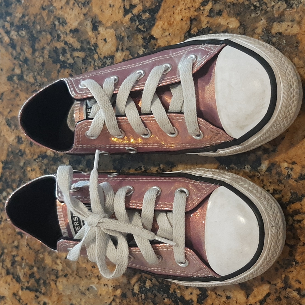 Girls pink metallic all star converse Sneakers size 12.5